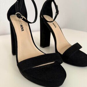 Fashion Nova Women's Black Courts